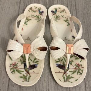 Ted Baker sandals flip flops in white and rose gold. GUC.
